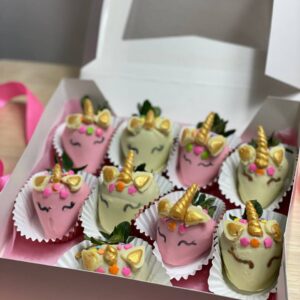 сhocolate covered strawberries Unicorn