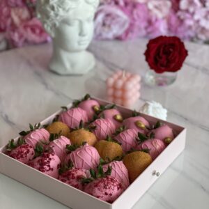 Chocolate Covered Strawberries Gift Box EMILY IN PARIS